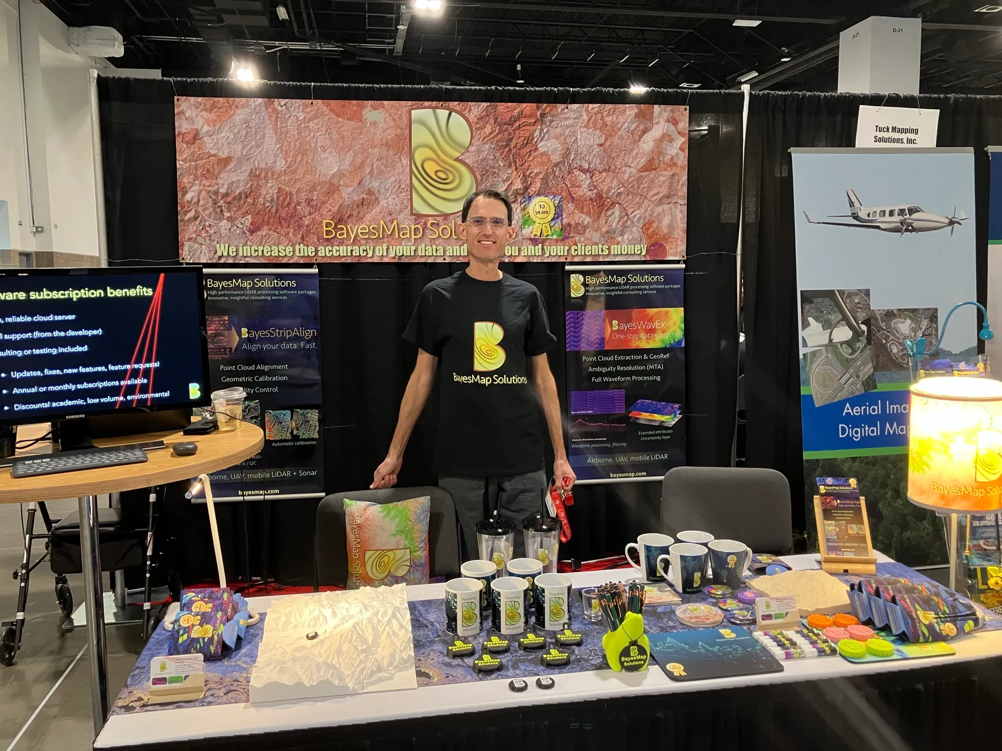 André Jalobeanu at the BayesMap Solutions booth, 10 years anniversary