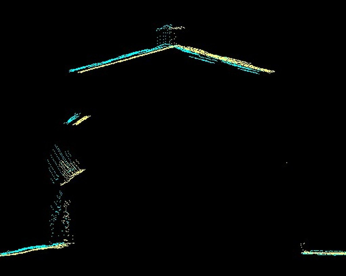 Gable roof cross-section before StripAlign: the two strips are offset and the roof appears twice
